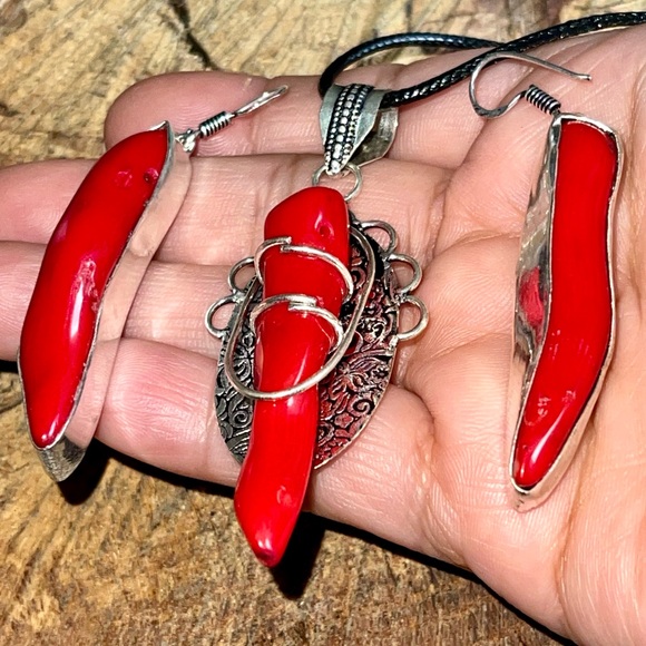 Red Coral Pendant & Earrings Set - Picture 5 of 10
